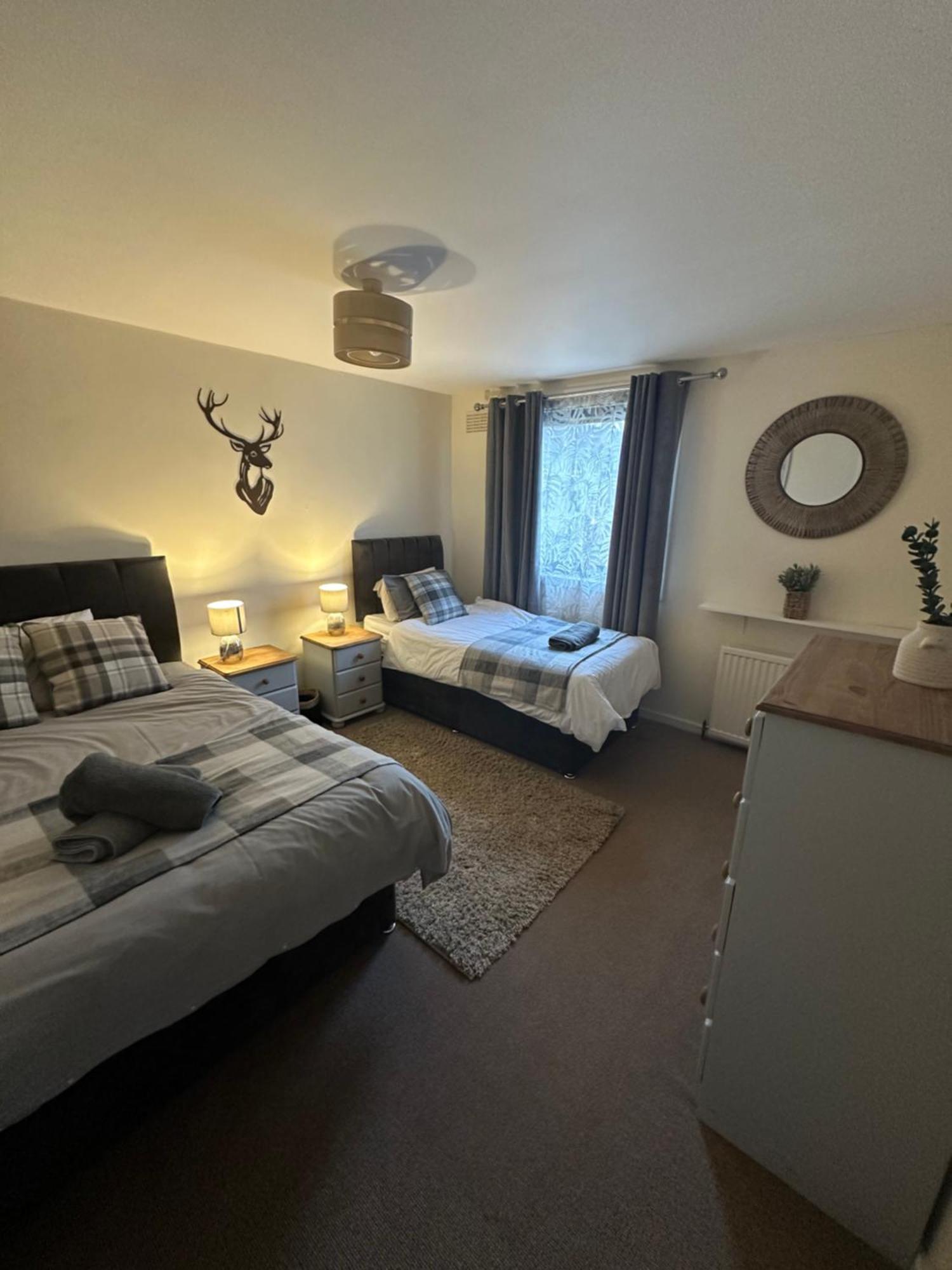 Spacious 3 Bedroom Flat Close To City Center Dalneigh Kültér fotó