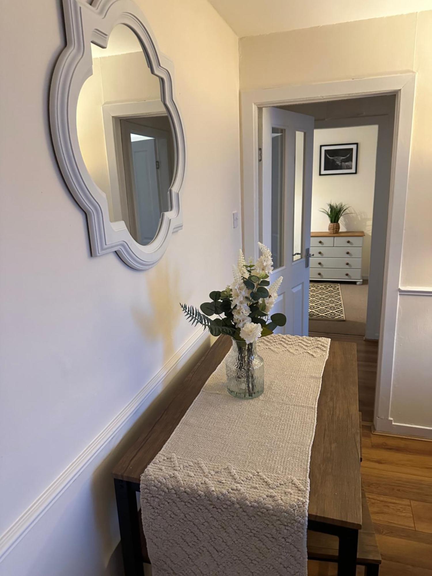 Spacious 3 Bedroom Flat Close To City Center Dalneigh Kültér fotó
